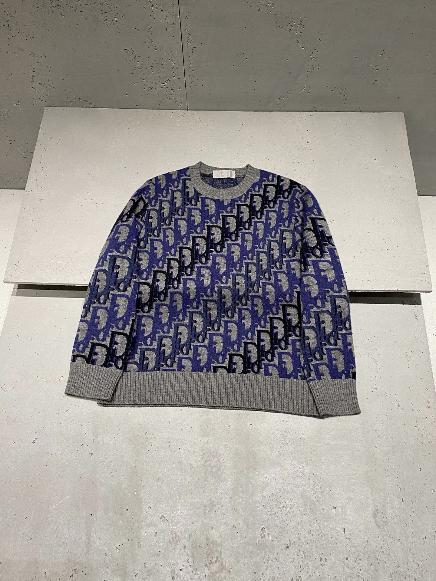 디올 Dior  스웨터