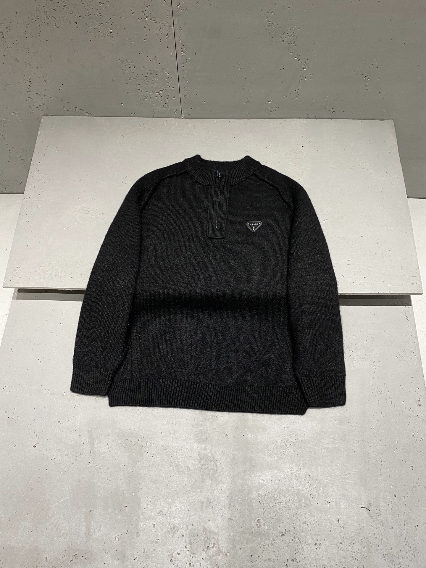 프라다 Prada 스웨터