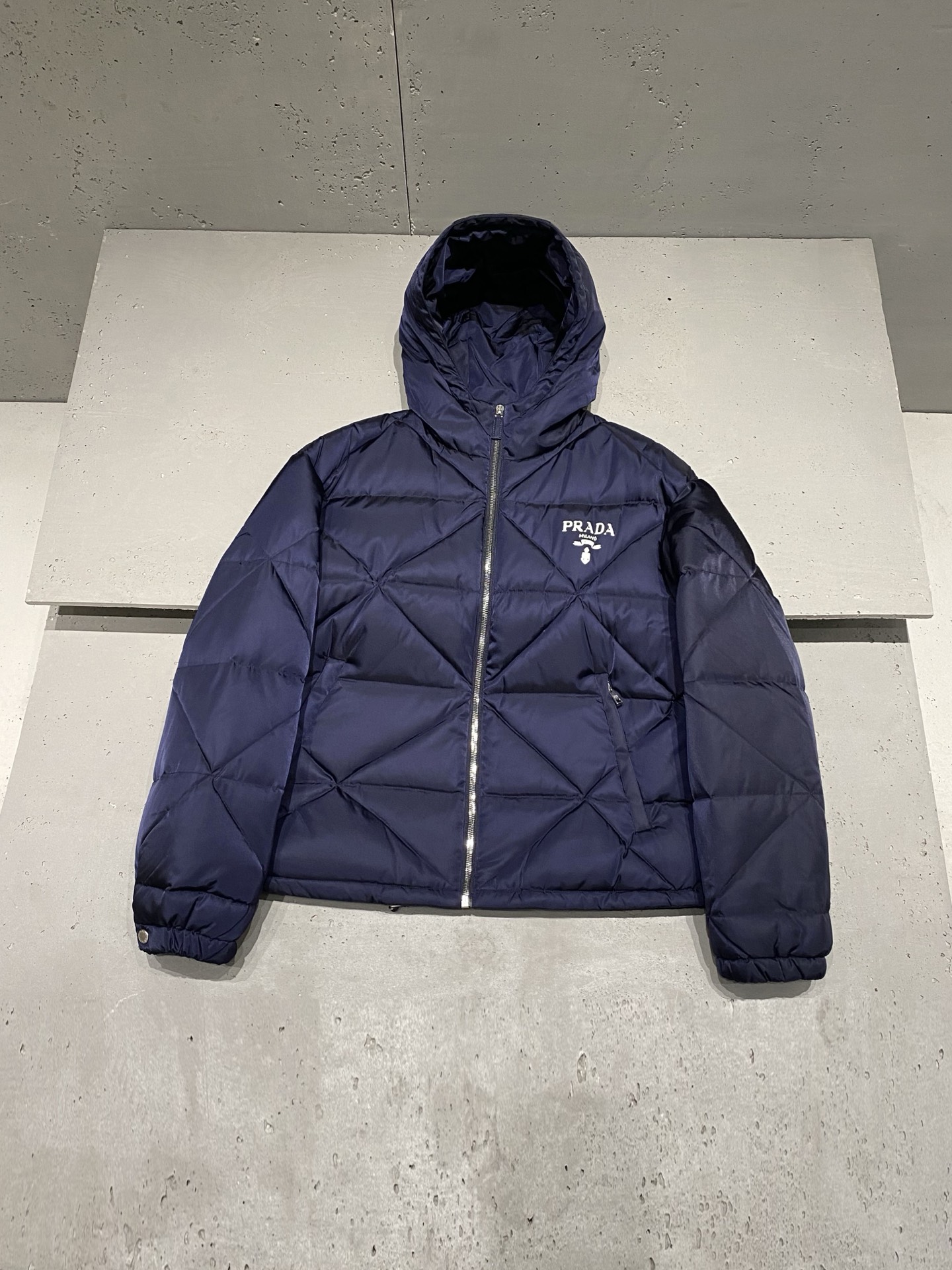 프라다 Prada 다운재킷