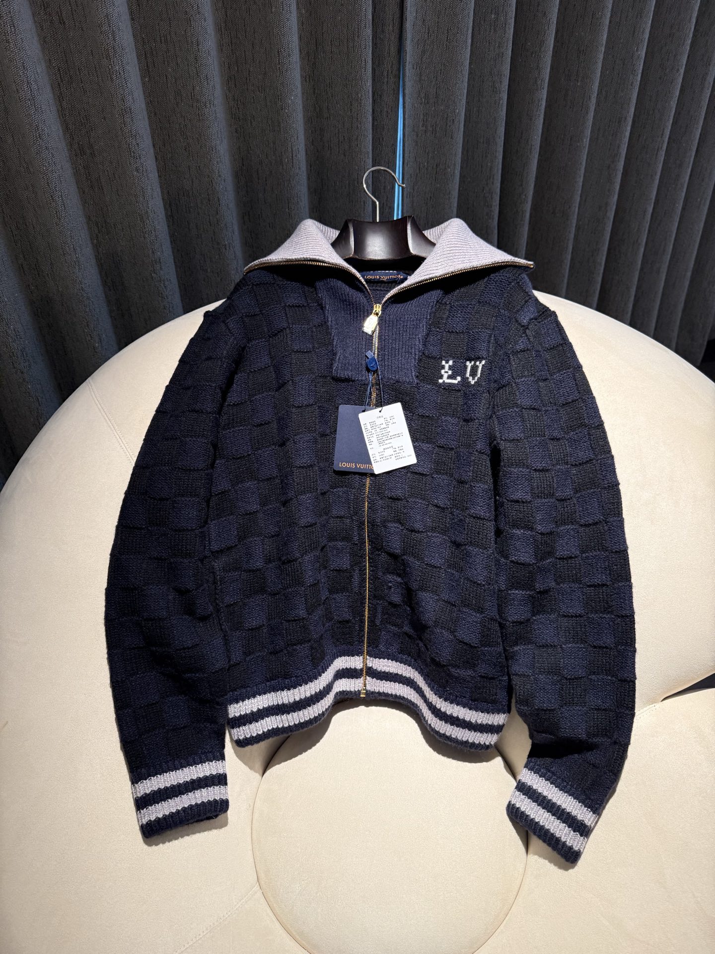 루이비통 Louis Vuitton 가디건