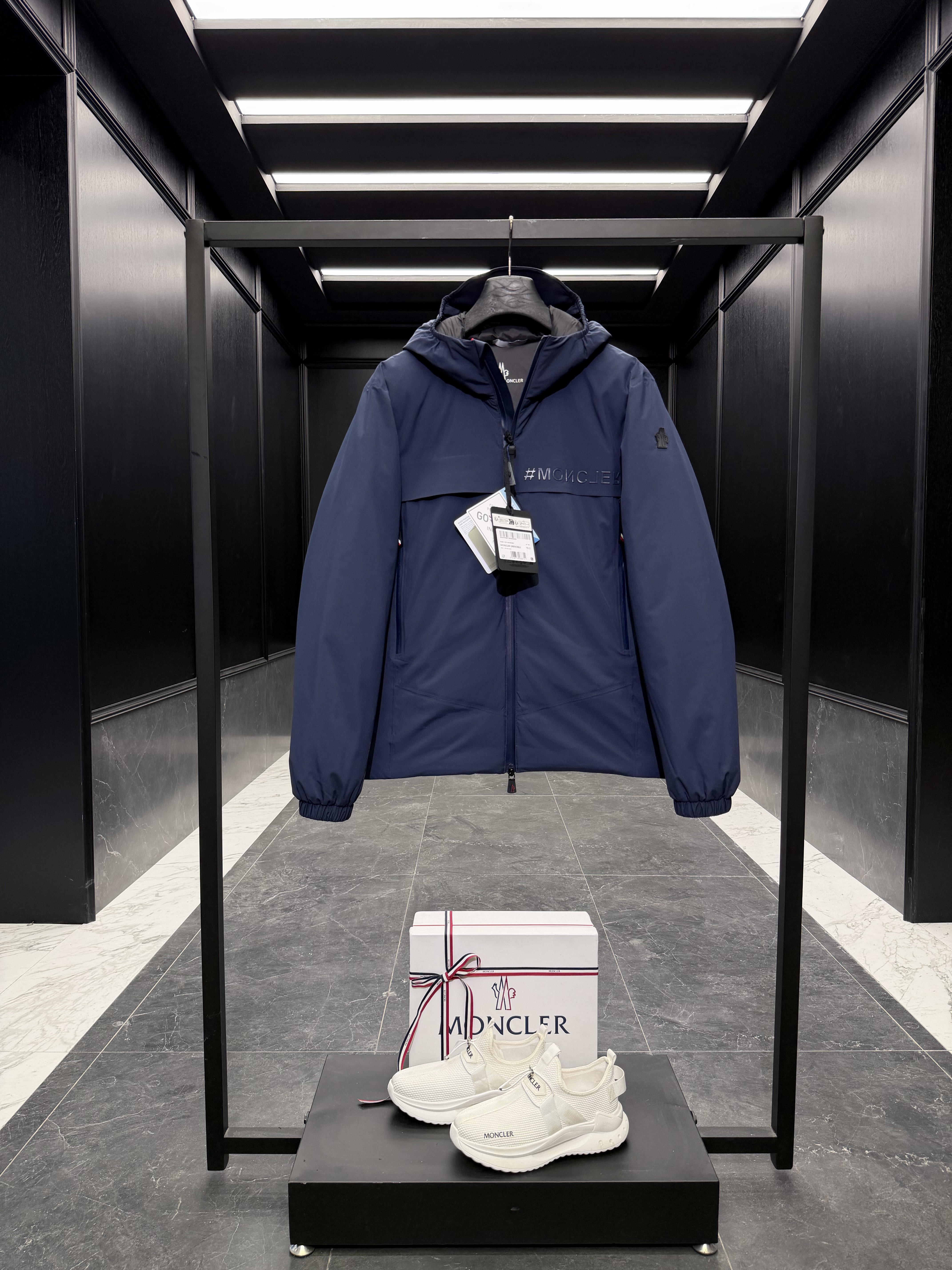 몽클레어 Moncler Grenoble8805 다운재킷