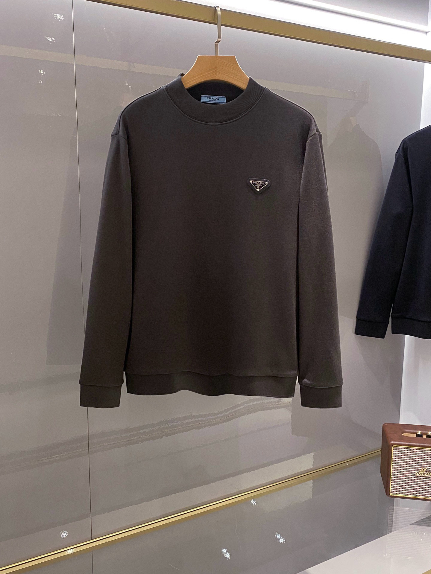 프라다 Prada 맨투맨