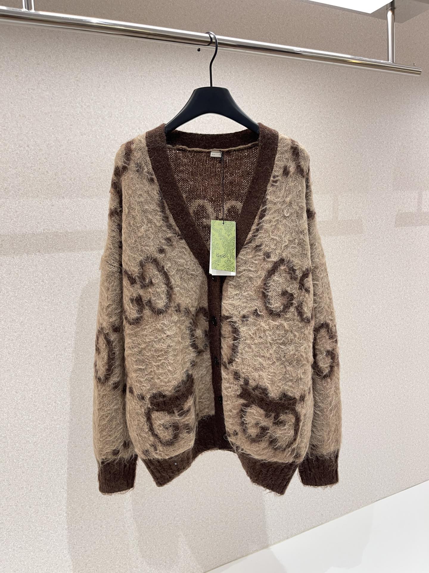 구찌 Gucci 양면 가디건