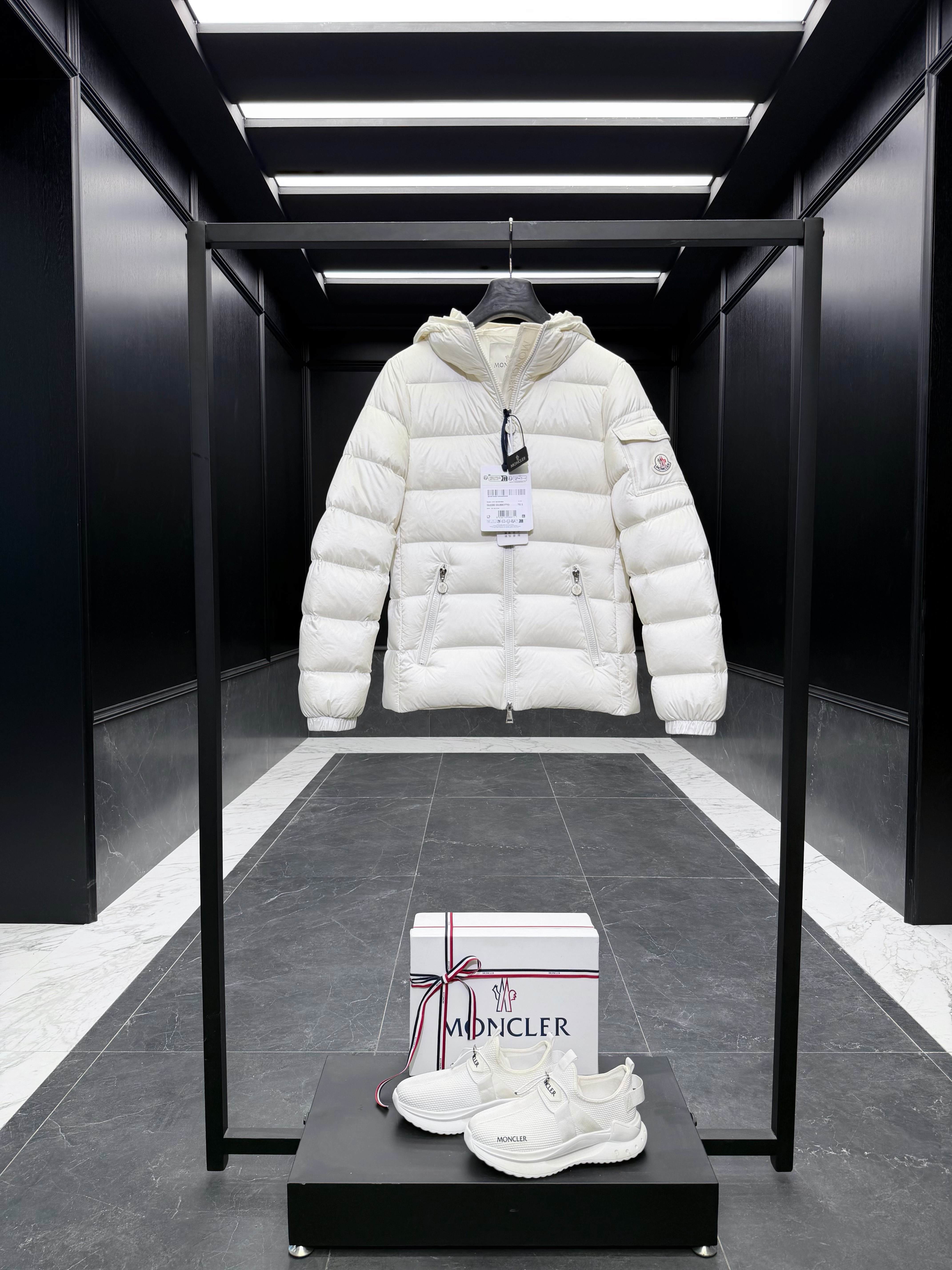 몽클레어 Moncler Glesse 다운재킷