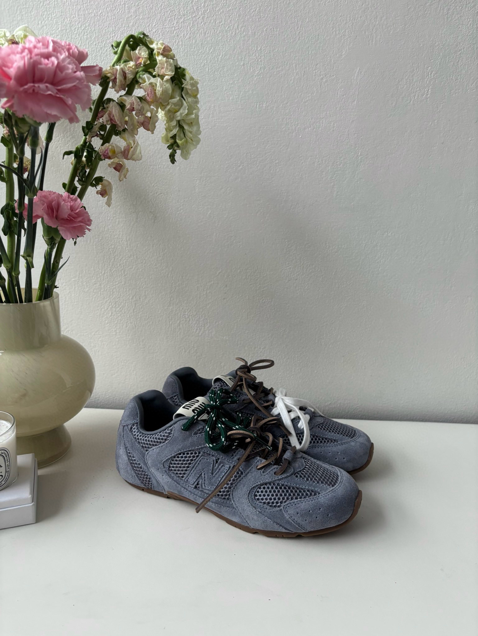 미우 미우 Miu Miu X New Balance 스니커즈