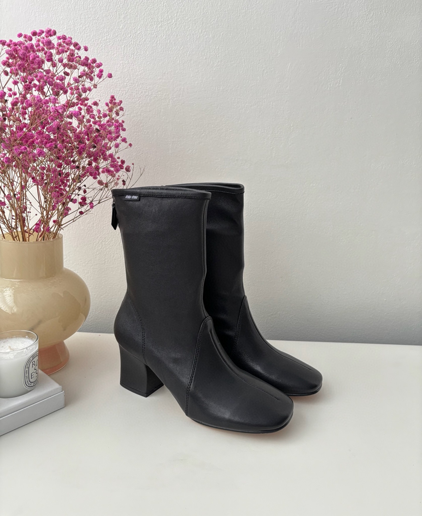 미우 미우 Miu Miu 앵클 부츠 Black