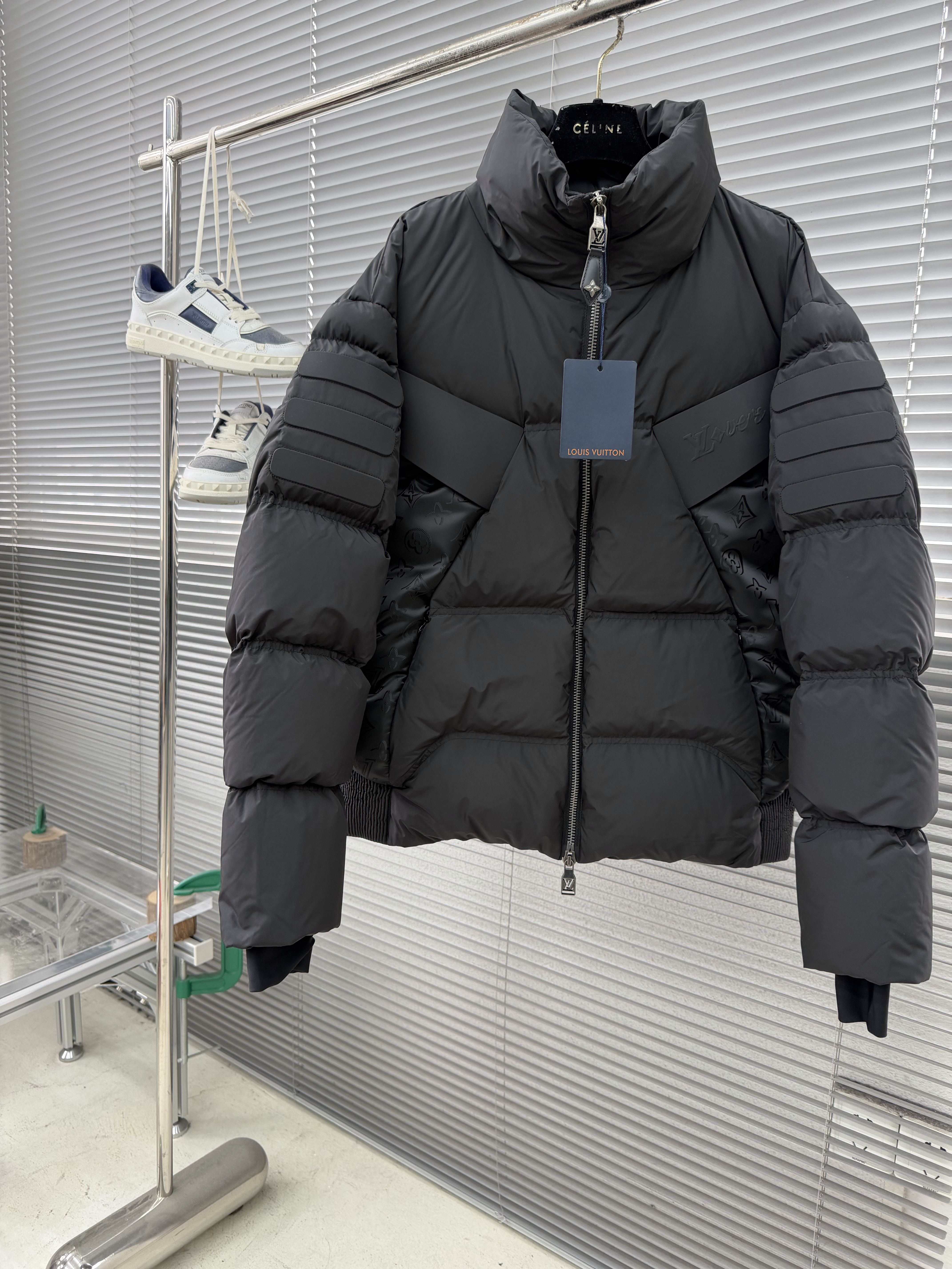 루이비통 Louis Vuitton 다운재킷