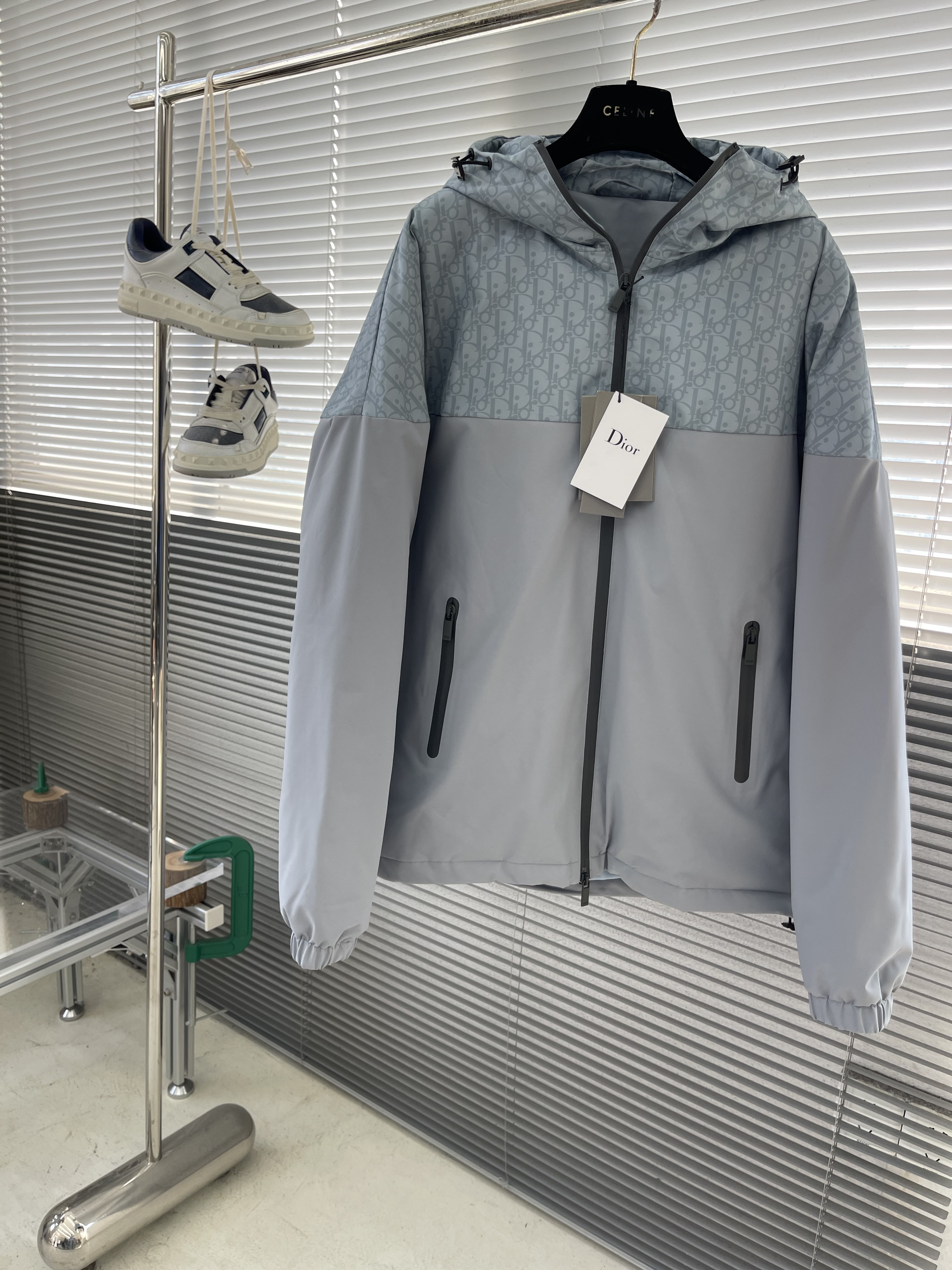 디올 Dior 다운재킷