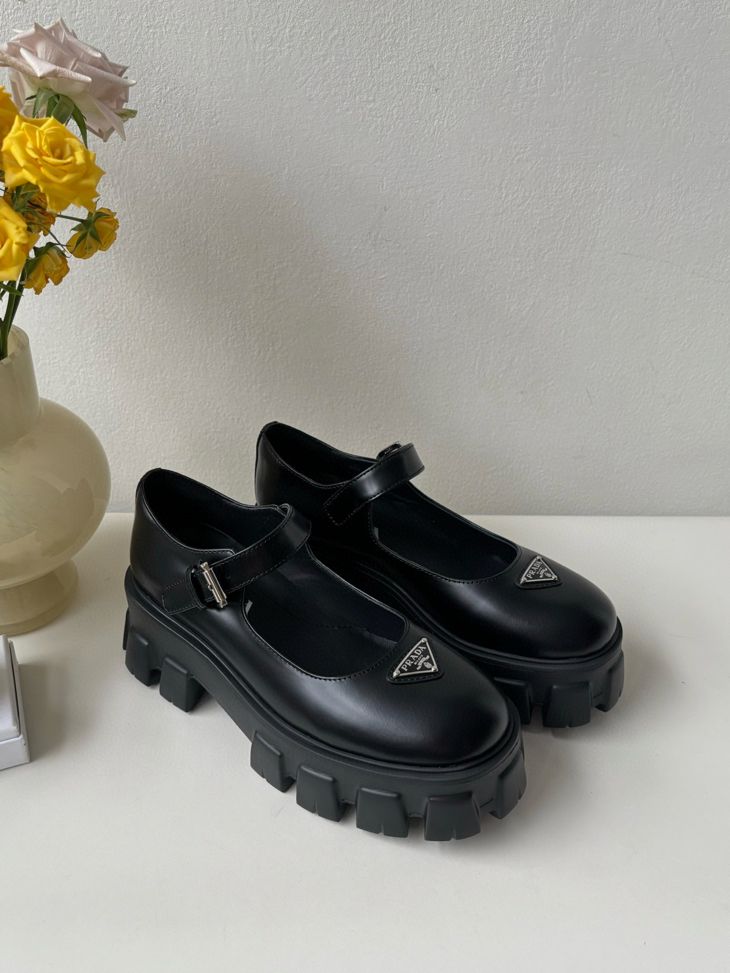 프라다 Prada 메리제인