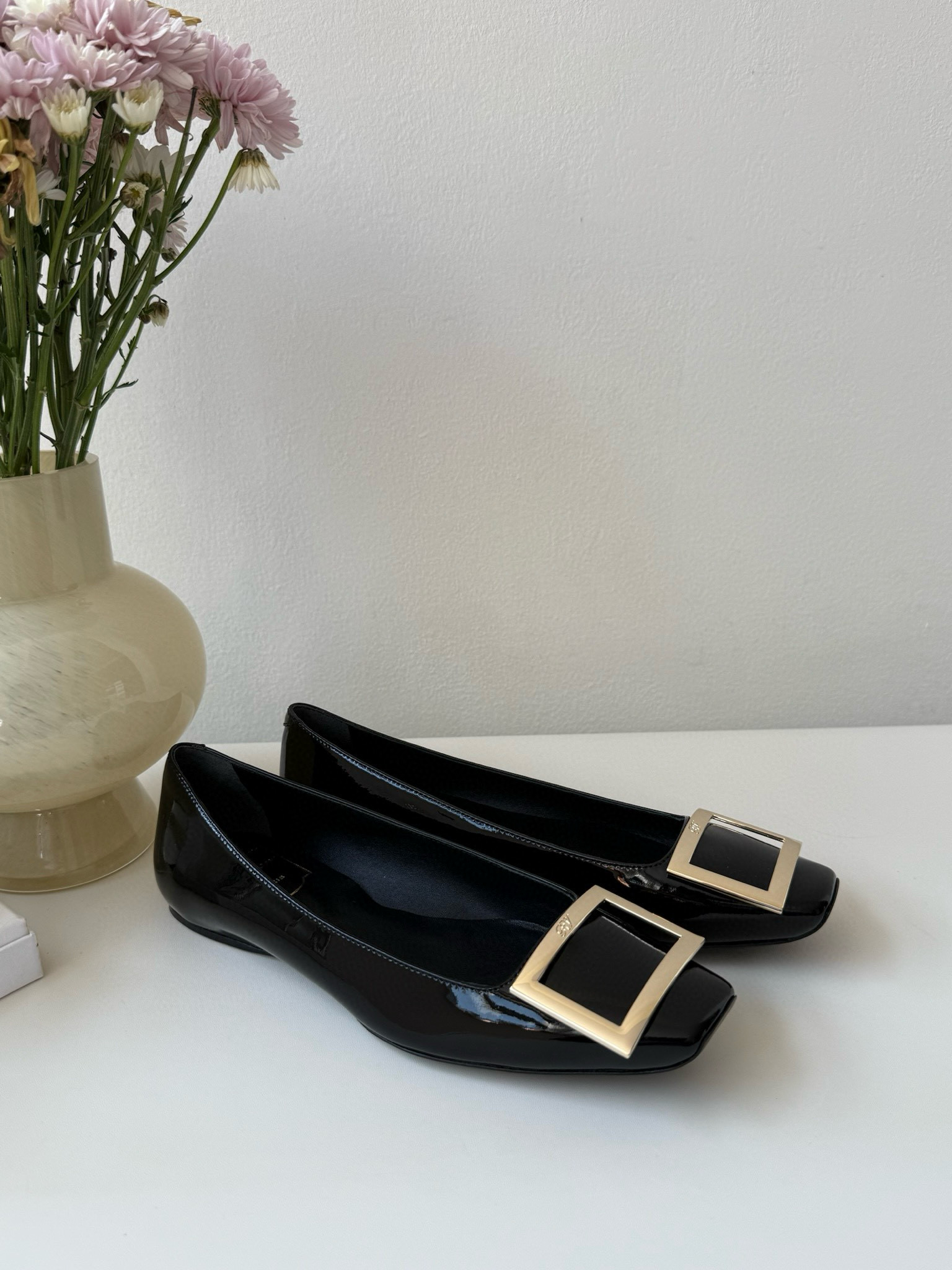 로저비비에 Roger Vivier 플랫