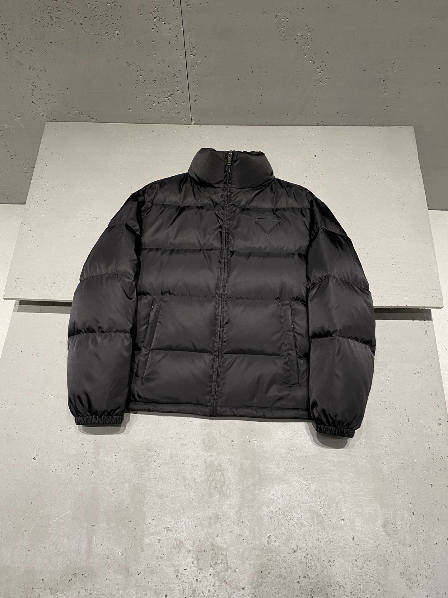 프라다 Prada 다운재킷