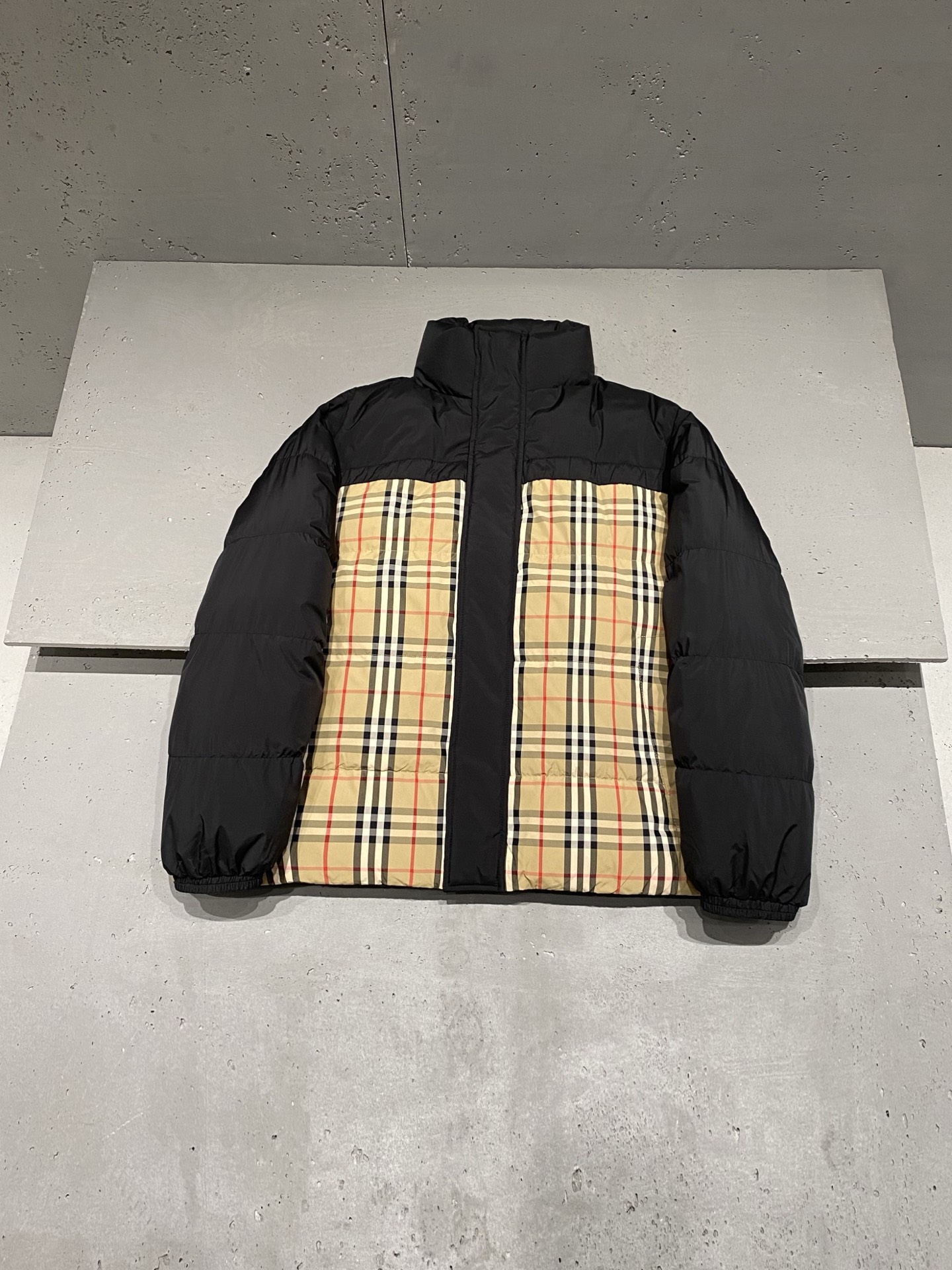 버버리 Burberry 양면  다운재킷