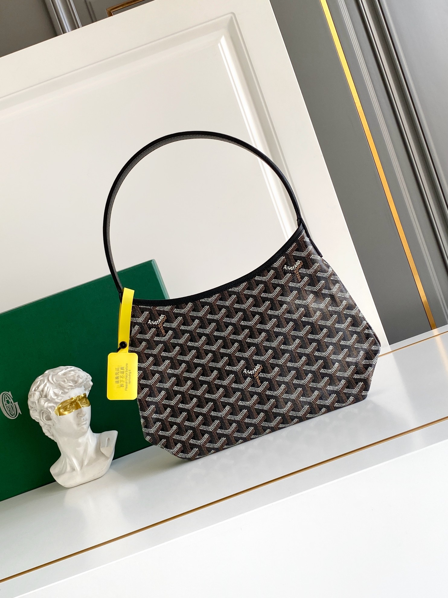 고야드 Goyard Mini Hobo Bag 26cm