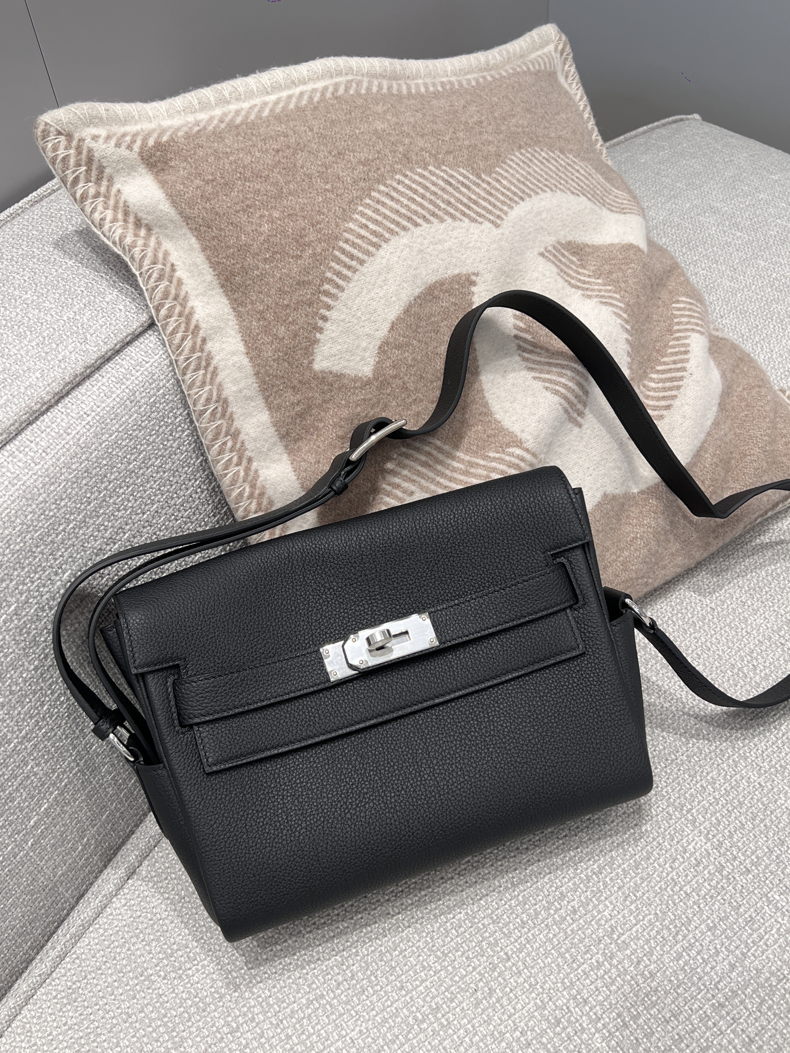 에르메스 Hermes Kelly Messenger Germany Leather With Veins 89 Noir/silver