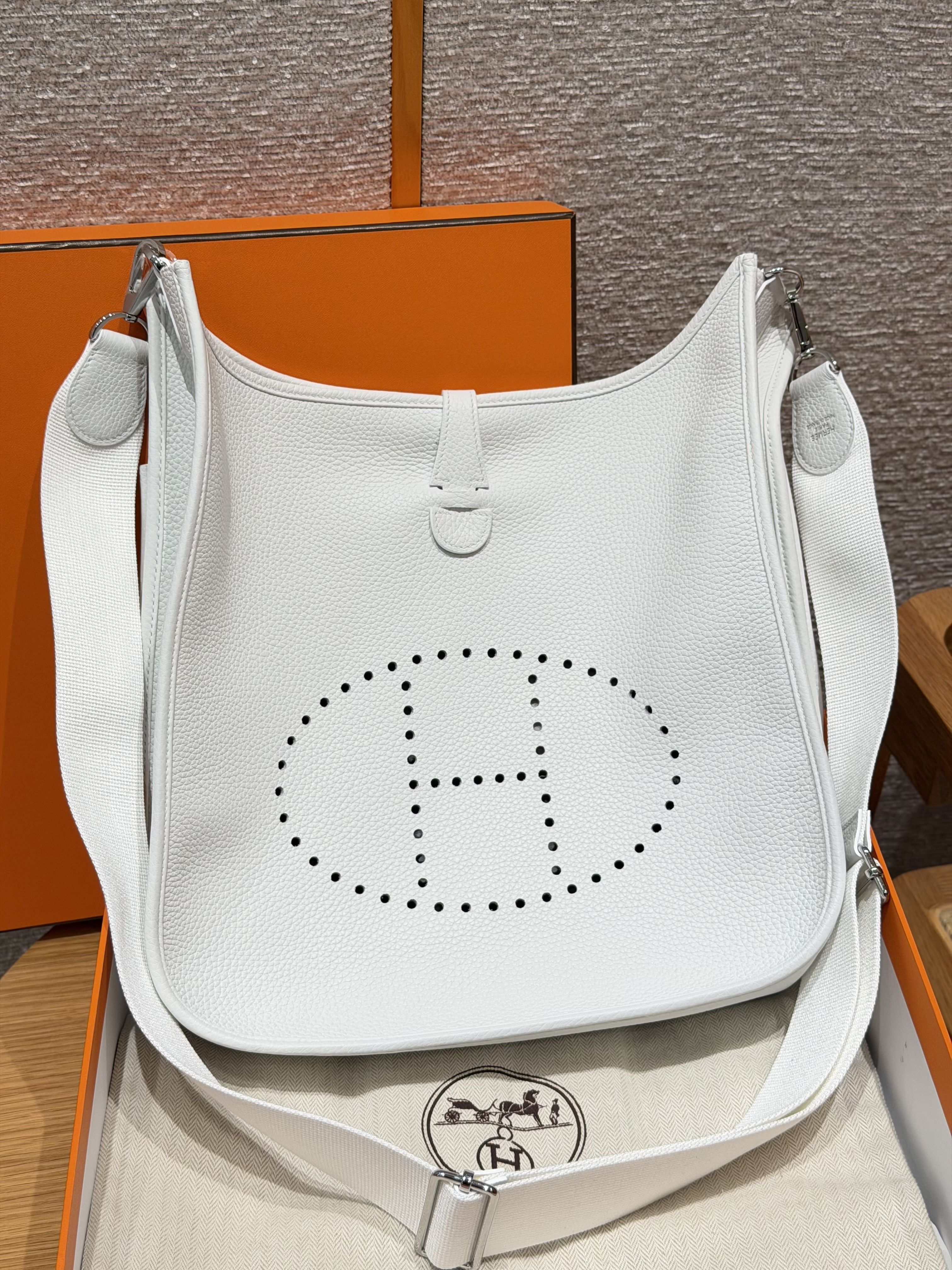 에르메스 Hermes Evelyne 33cm clemence 01 Blanc/silver