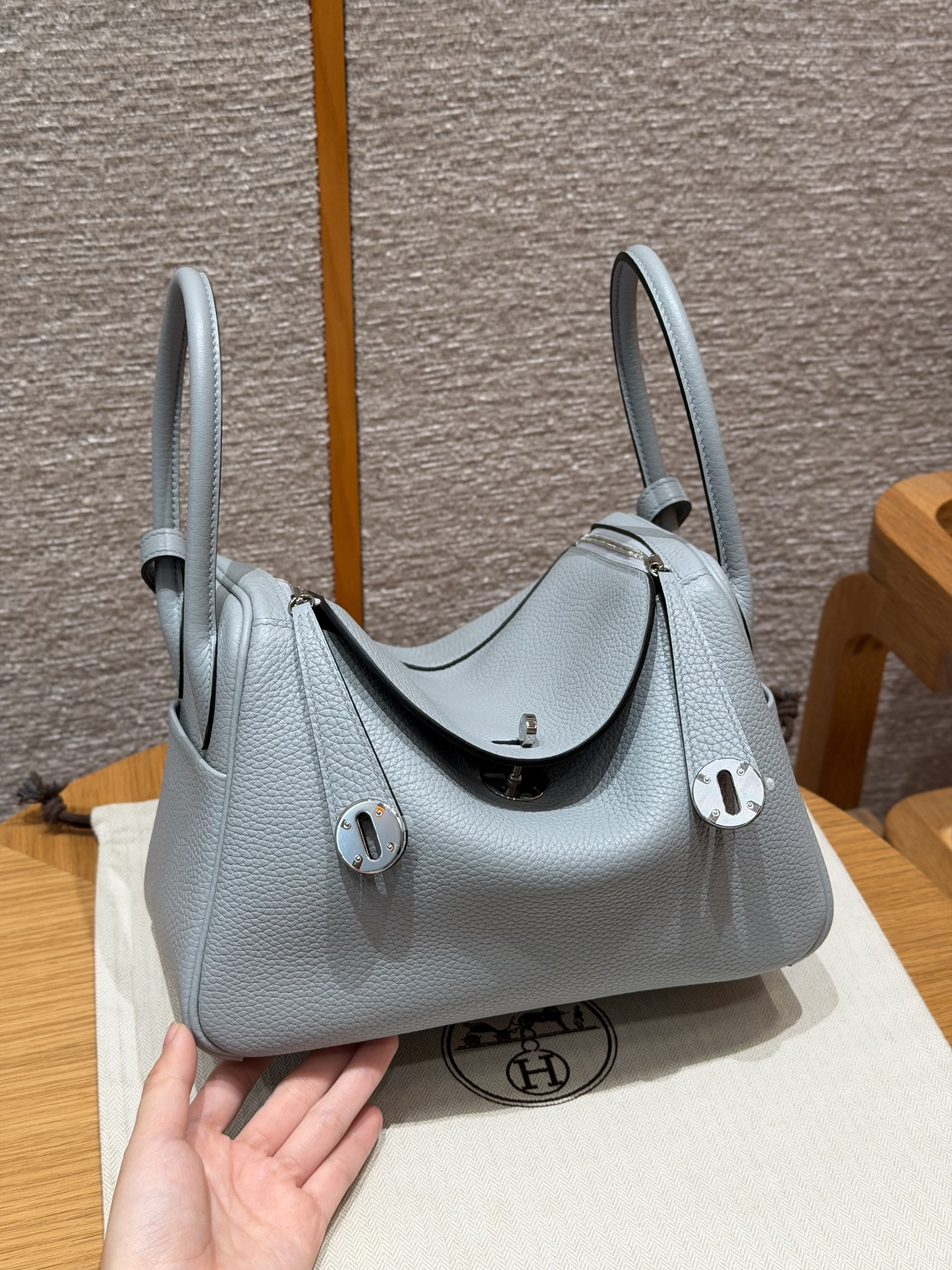에르메스 Hermes Lindy 26cm Clemence P0 Girs Pantin/silver
