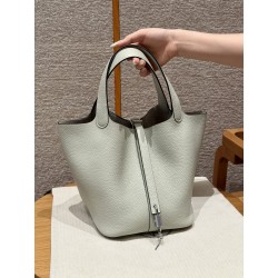 에르메스 Hermes Picotin lock 22cm clemence 0W Girs neve/silver