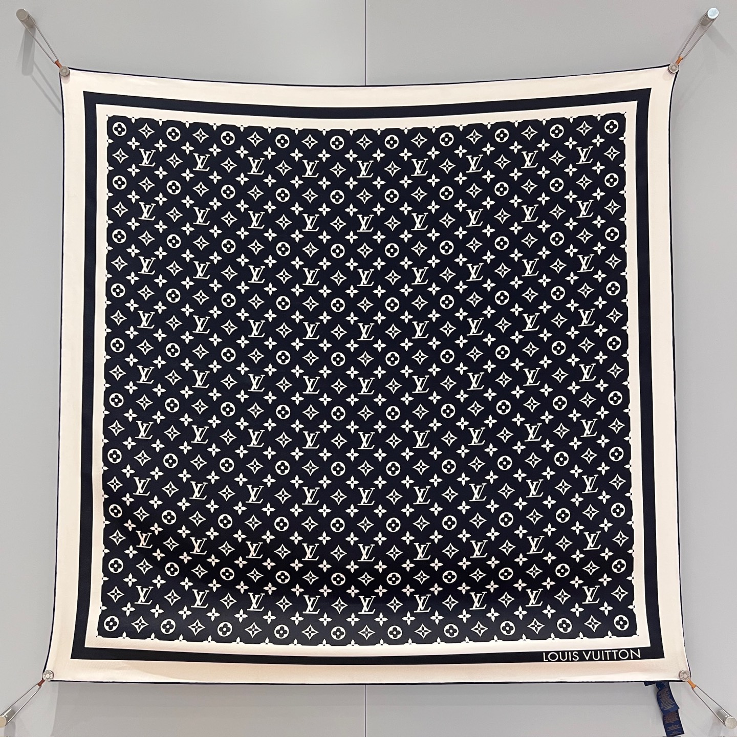 루이비통 Louis Vuitton 스커프 90×90cm