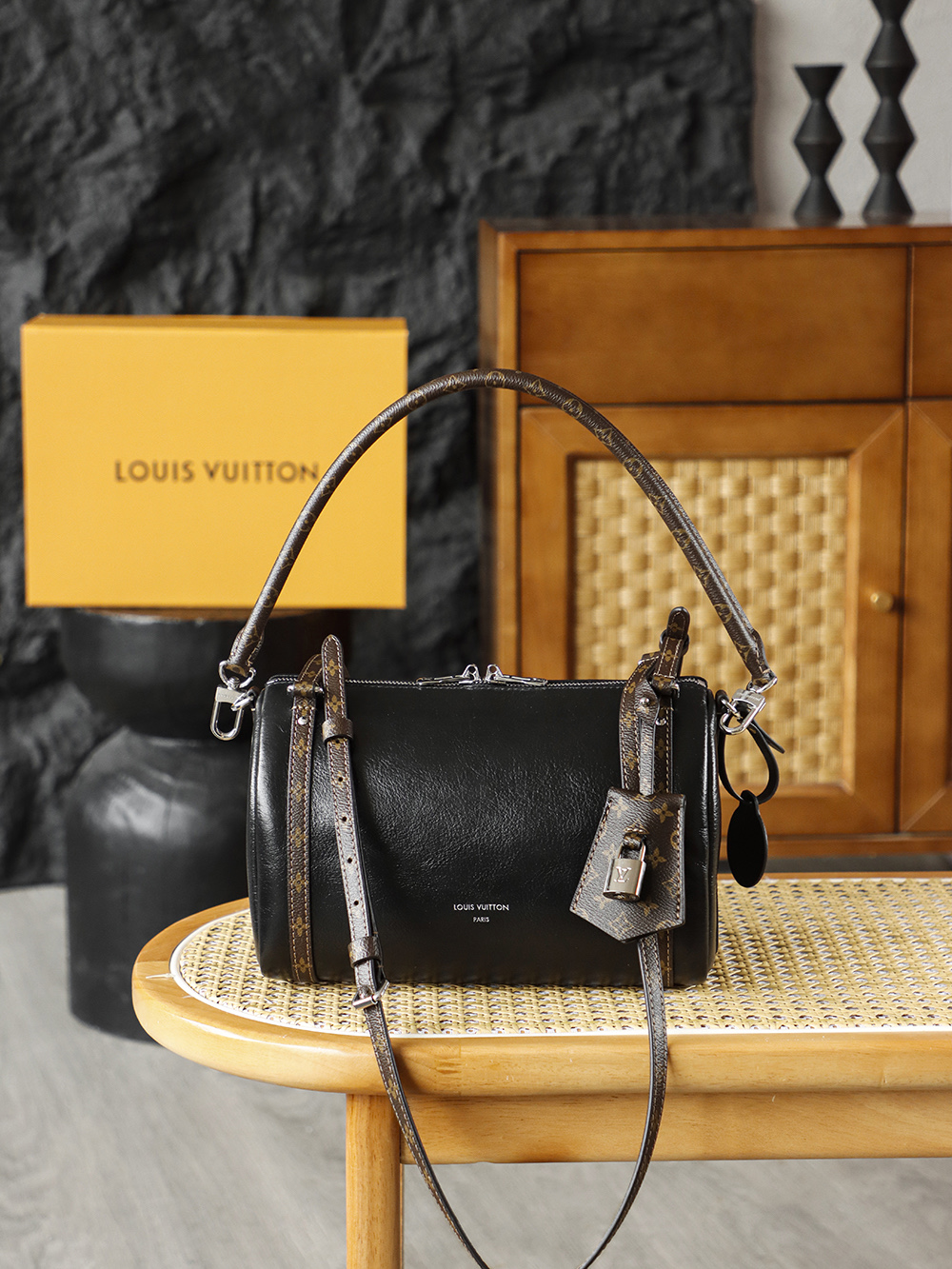 【AS】루이비통 Louis Vuitton M27920 Express PM Black 26cm