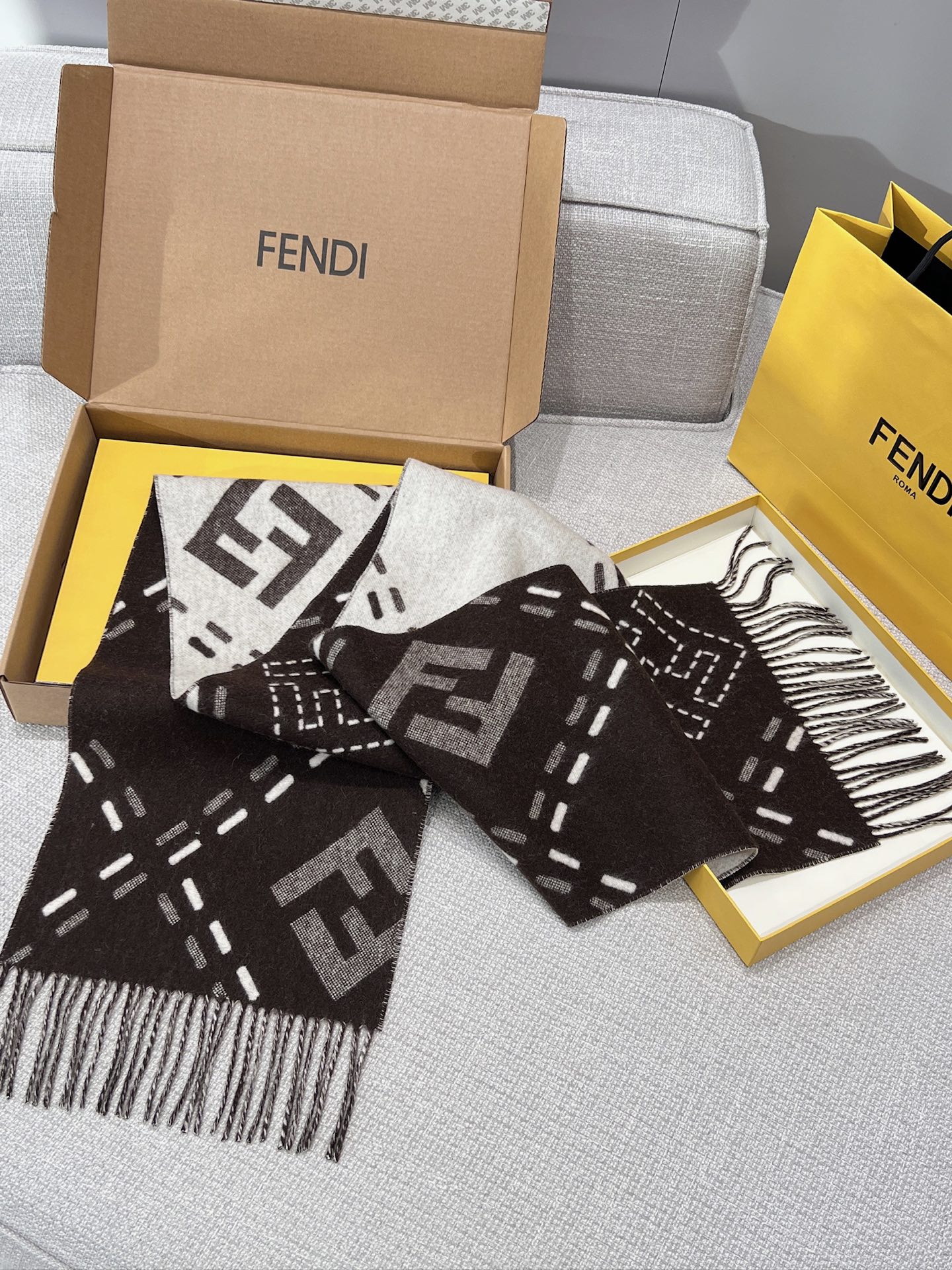 펜디 FENDI 캐시미어 스카프 30x210cm