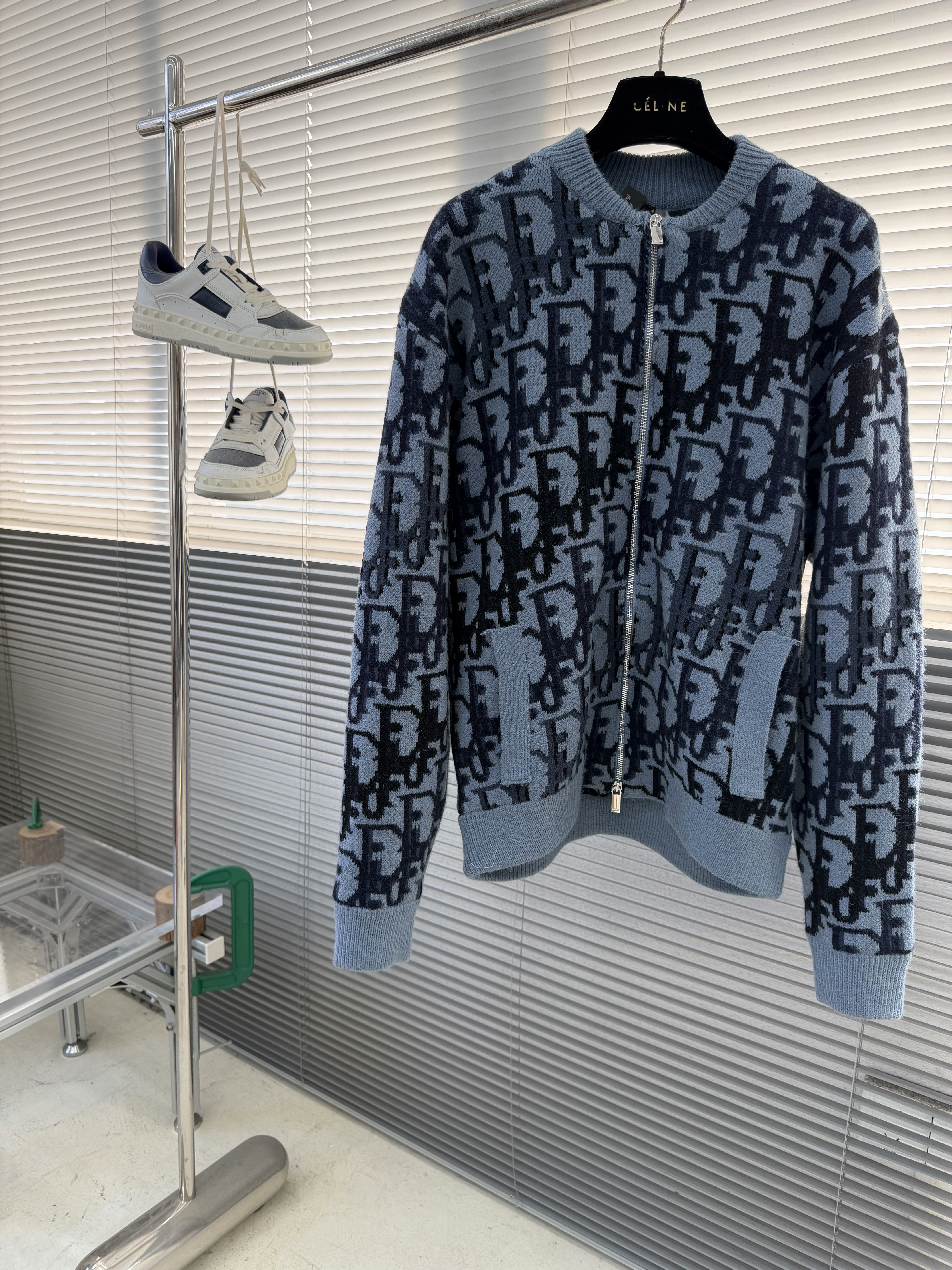 디올 Dior 가디건