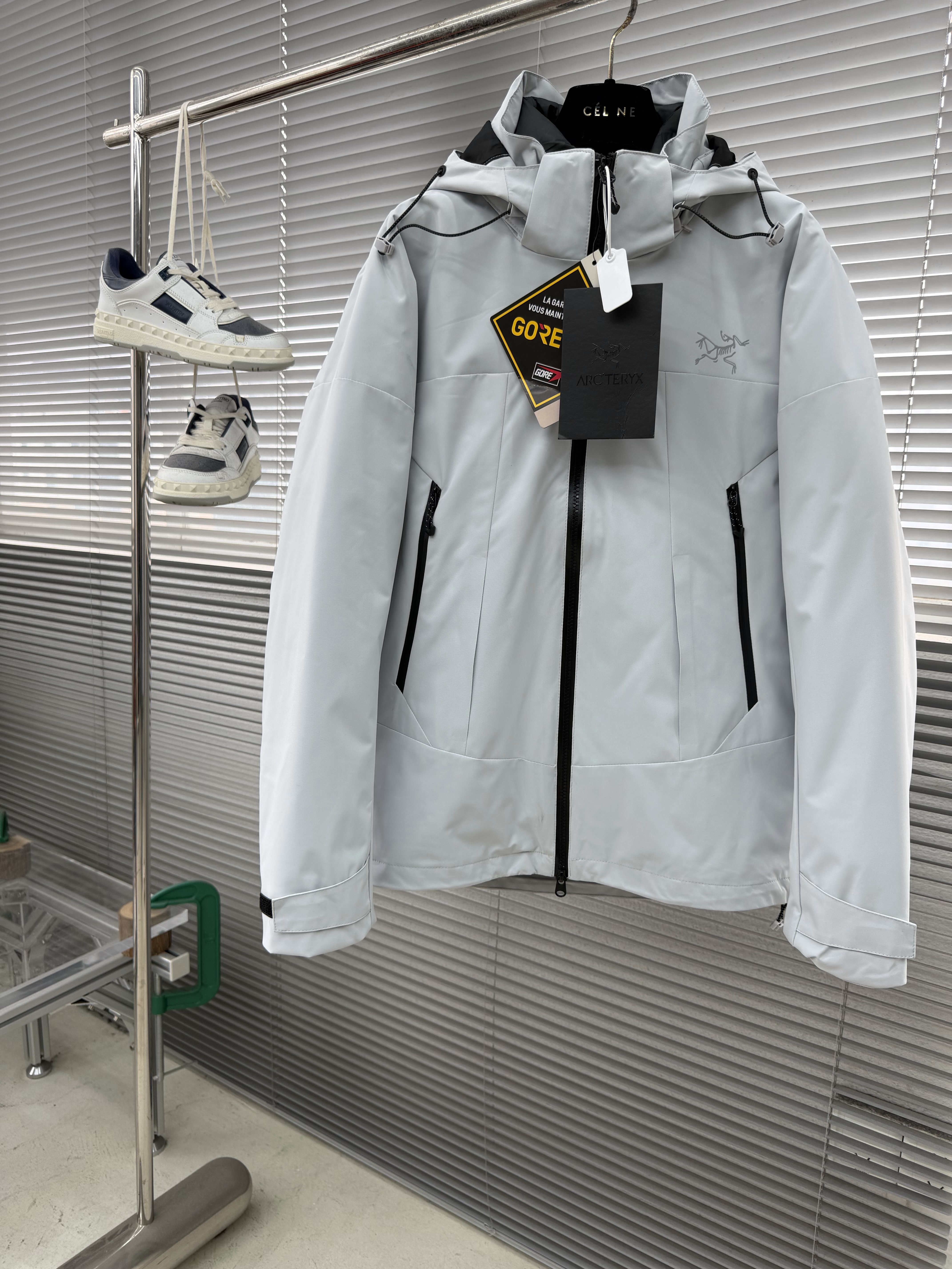 아크테릭스 ARC'TERYX 다운재킷