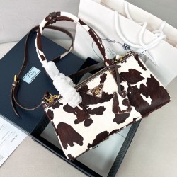 프라다 Prada 1Ba457 갤러리아 미디움 프린티드 사피아노 레더 백 화이트 다크 브라운 30CM