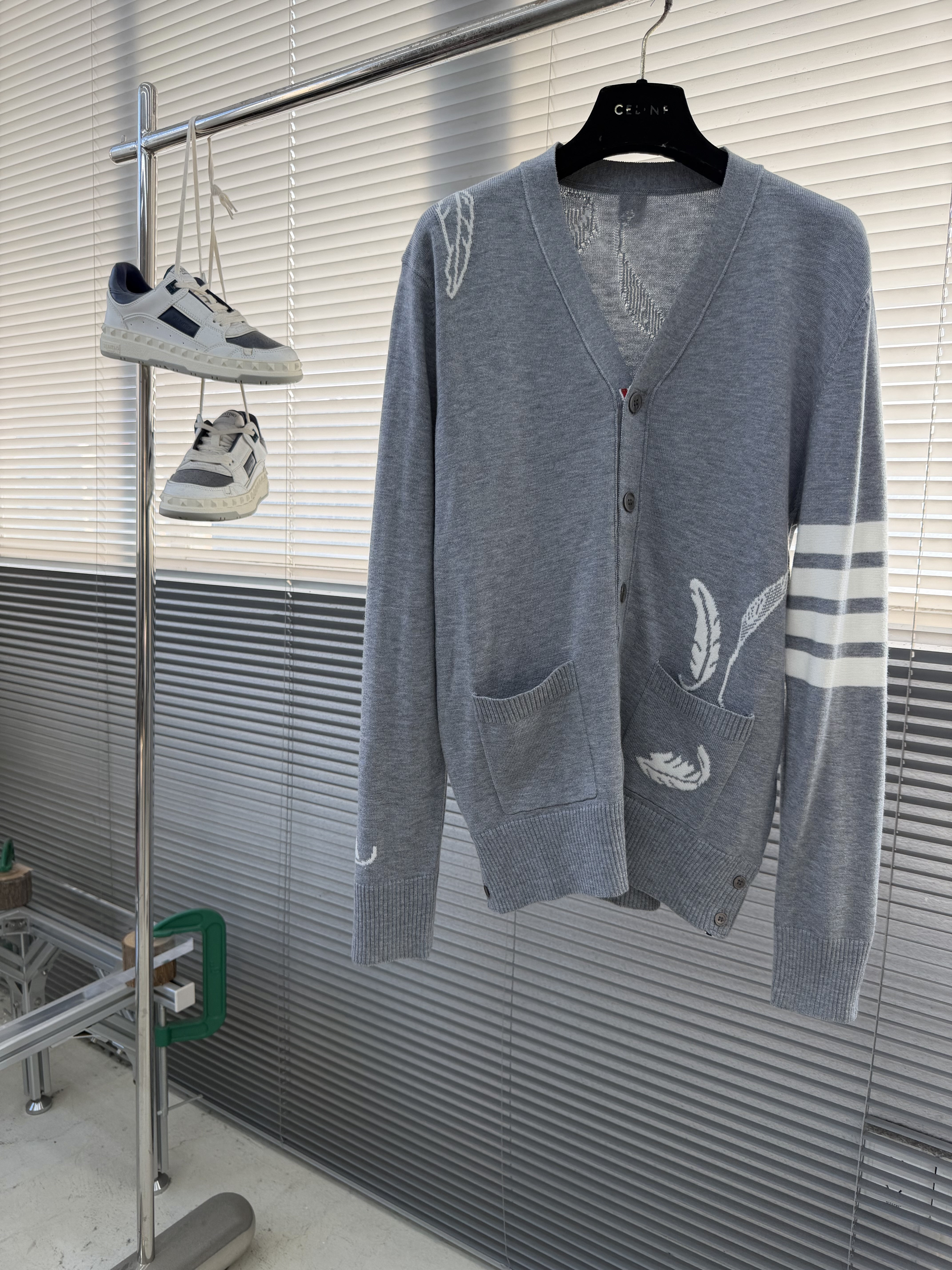 톰브라운 Thom Browne 가디건