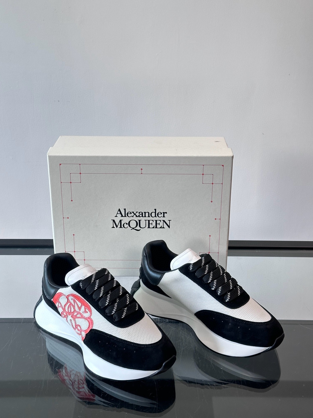 Alexander McQueen Sprint Runner 스니커즈