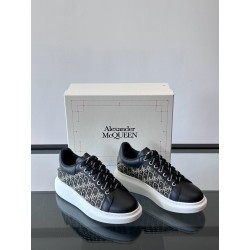 Alexander McQueen 스니커즈
