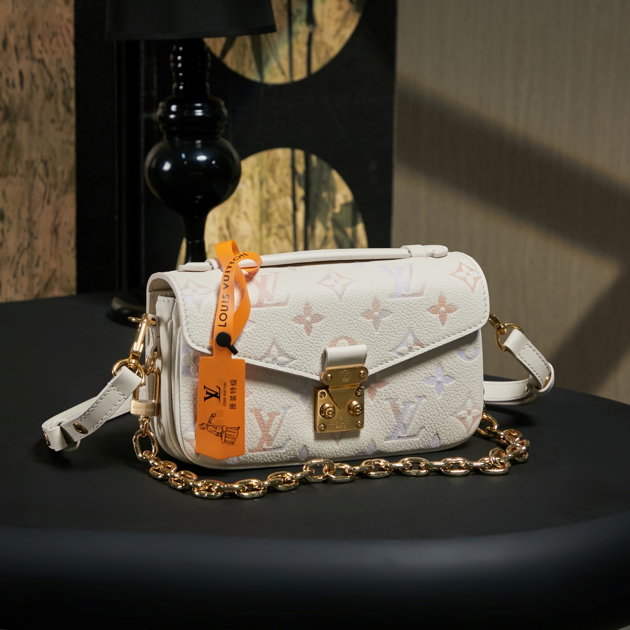 루이비통 Louis Vuitton M25682 Pochette Métis East West 21.5cm