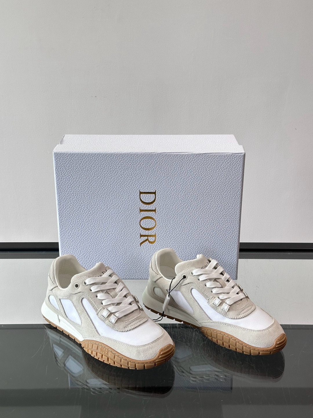 디올 Dior Tech 스니커즈