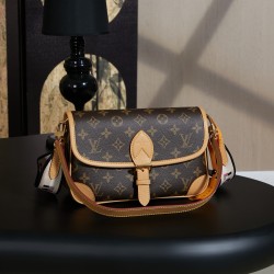 루이비통 Louis Vuitton M45985 Diane Monogram Black 24CM