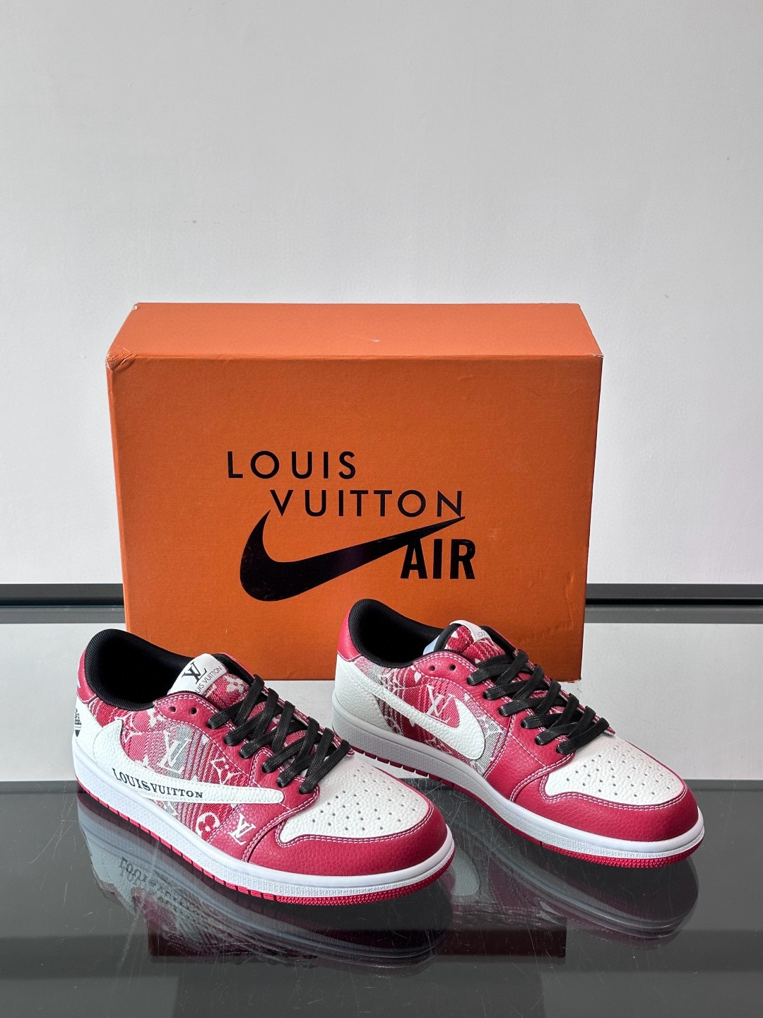 루이비통 Louis Vuitton & Nike 스니커즈