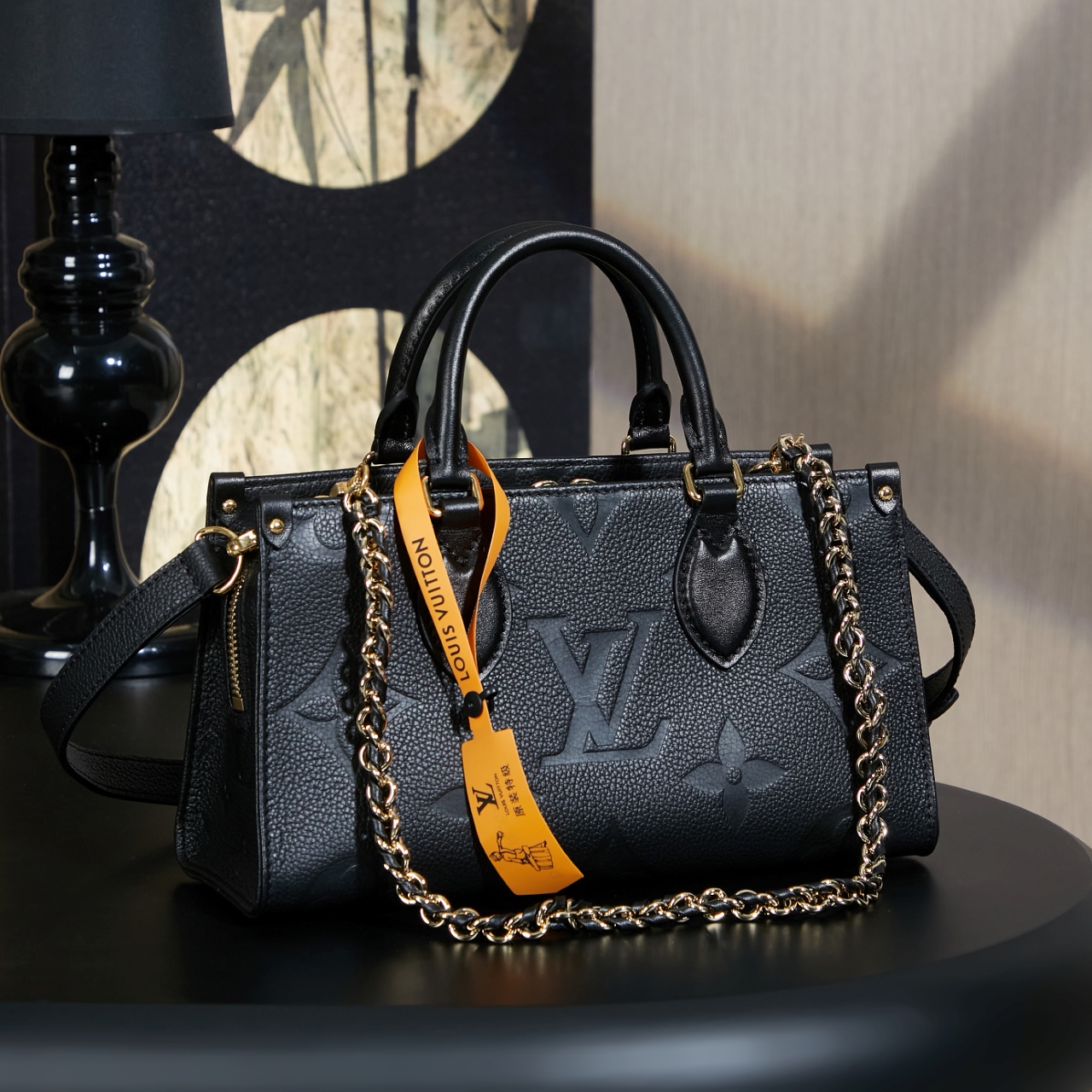 루이비통 Louis Vuitton M23640 Onthego East West Monogram Empreinte Black 25cm