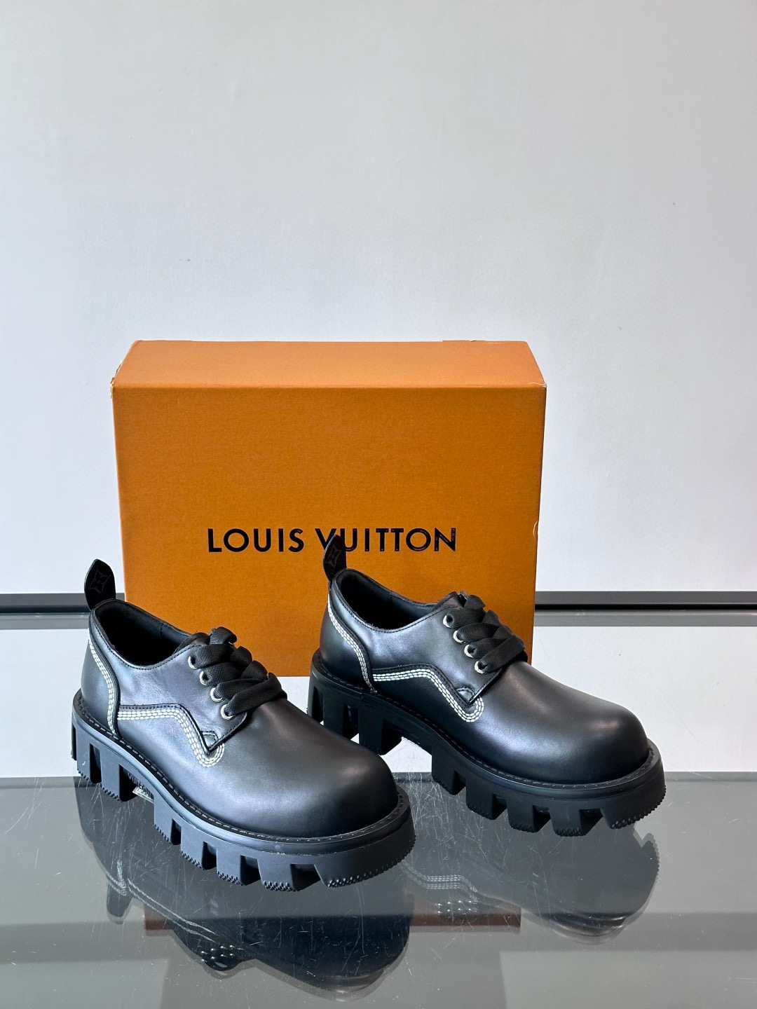 루이비통 Louis Vuitton 로퍼 슈즈
