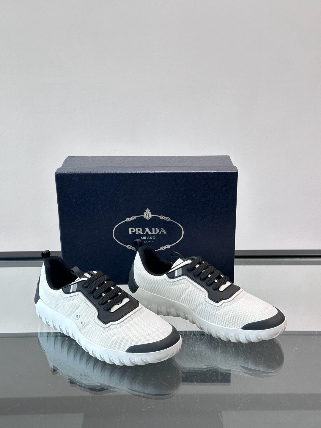 프라다 Prada 스니커즈