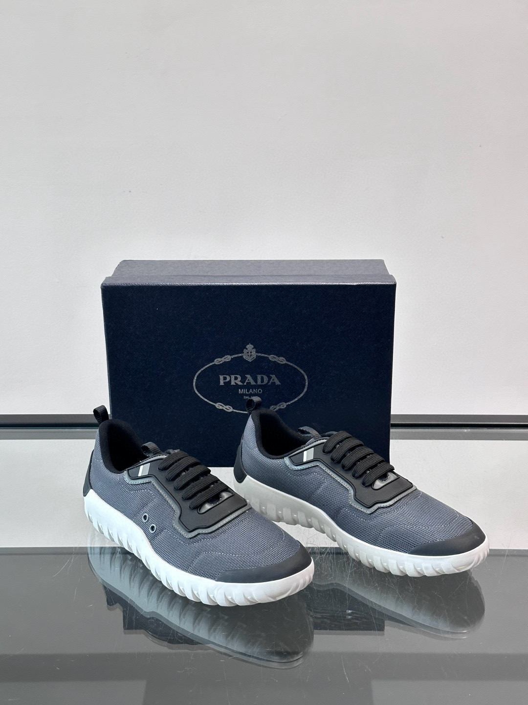 프라다 Prada 스니커즈