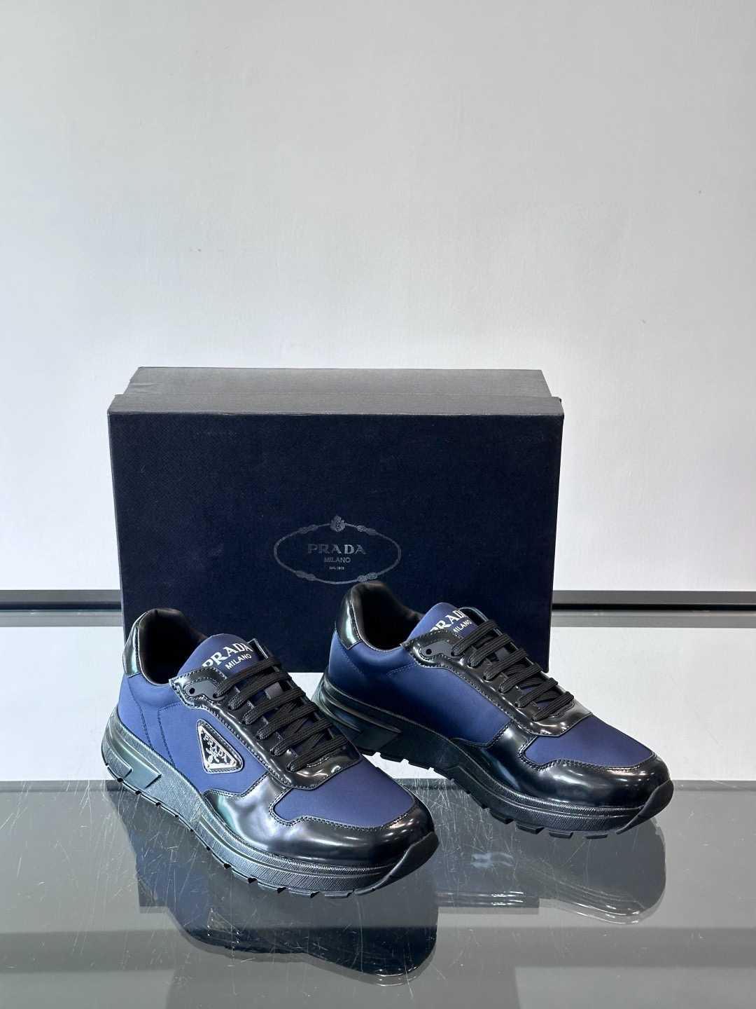 프라다 Prada 스니커즈