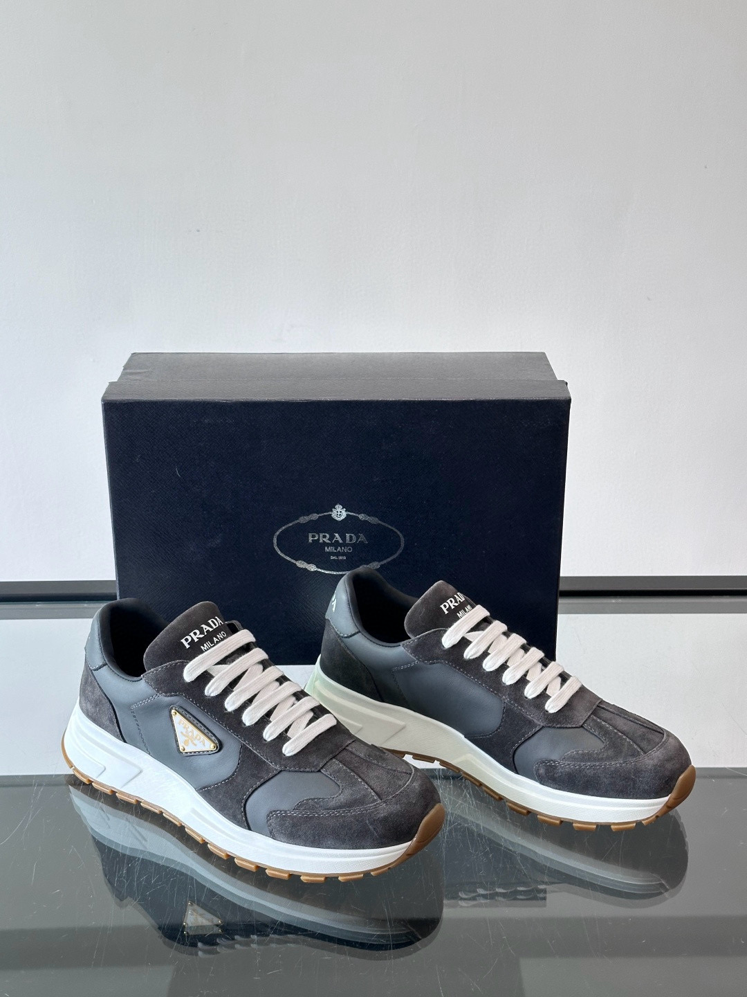 프라다 Prada 스니커즈