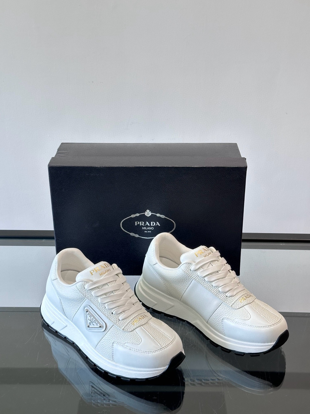 프라다 Prada 스니커즈