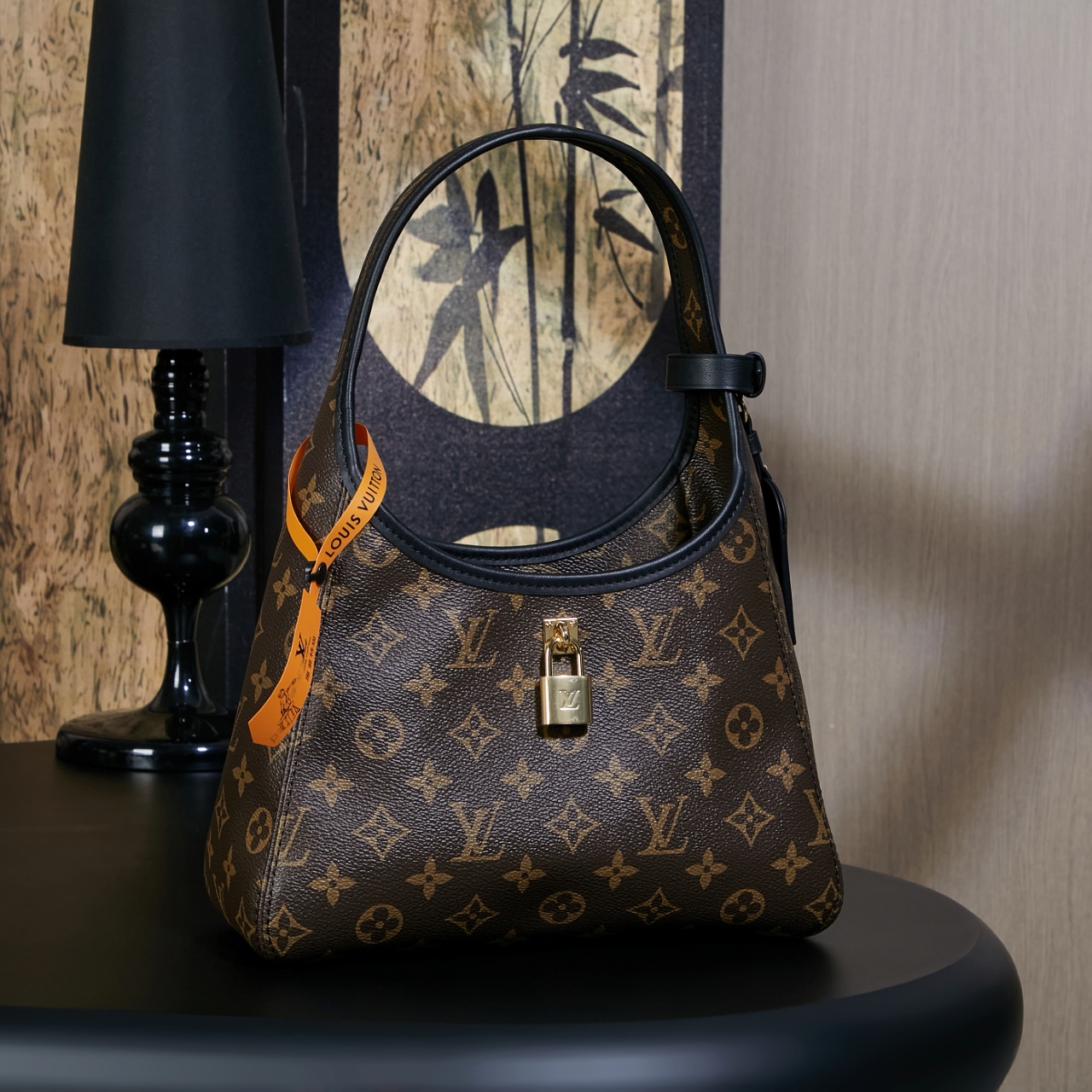 루이비통 Louis Vuitton M12940 The Drop PM Monogram 28cm