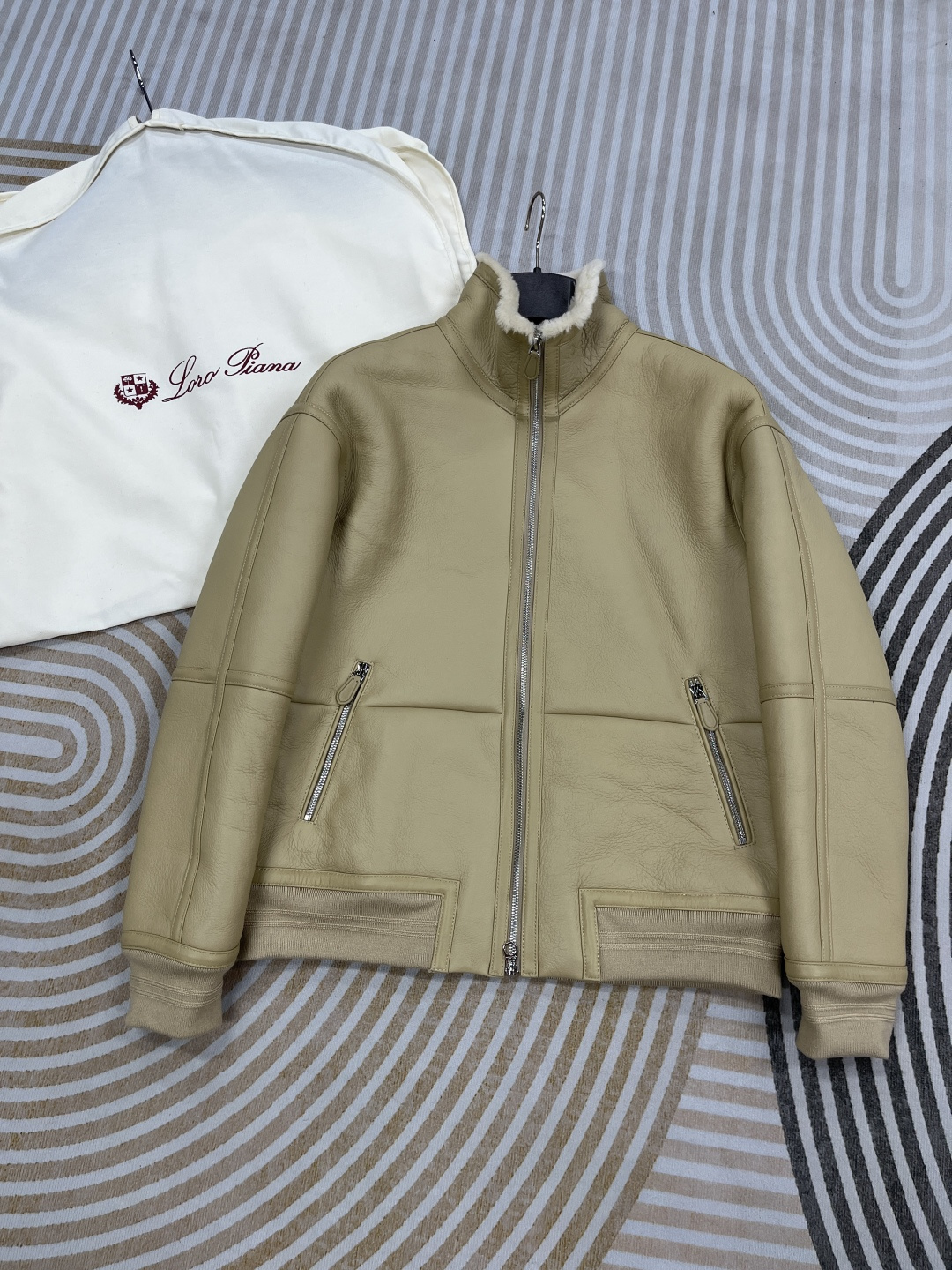 로로피아나 Loro Piana 레더자켓