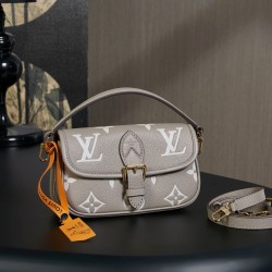 루이비통 Louis Vuitton M83300 Nano Diane Bicolor Monogram Empreinte Leather Tourterelle Beige 19cm
