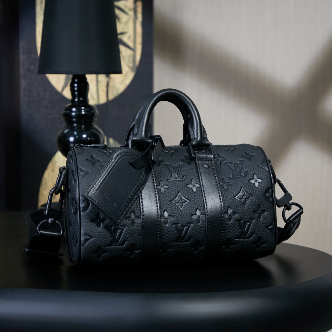 루이비통 Louis Vuitton M20900 Keepall Bandouliere 25 Taurillon Monogram Black 25cm