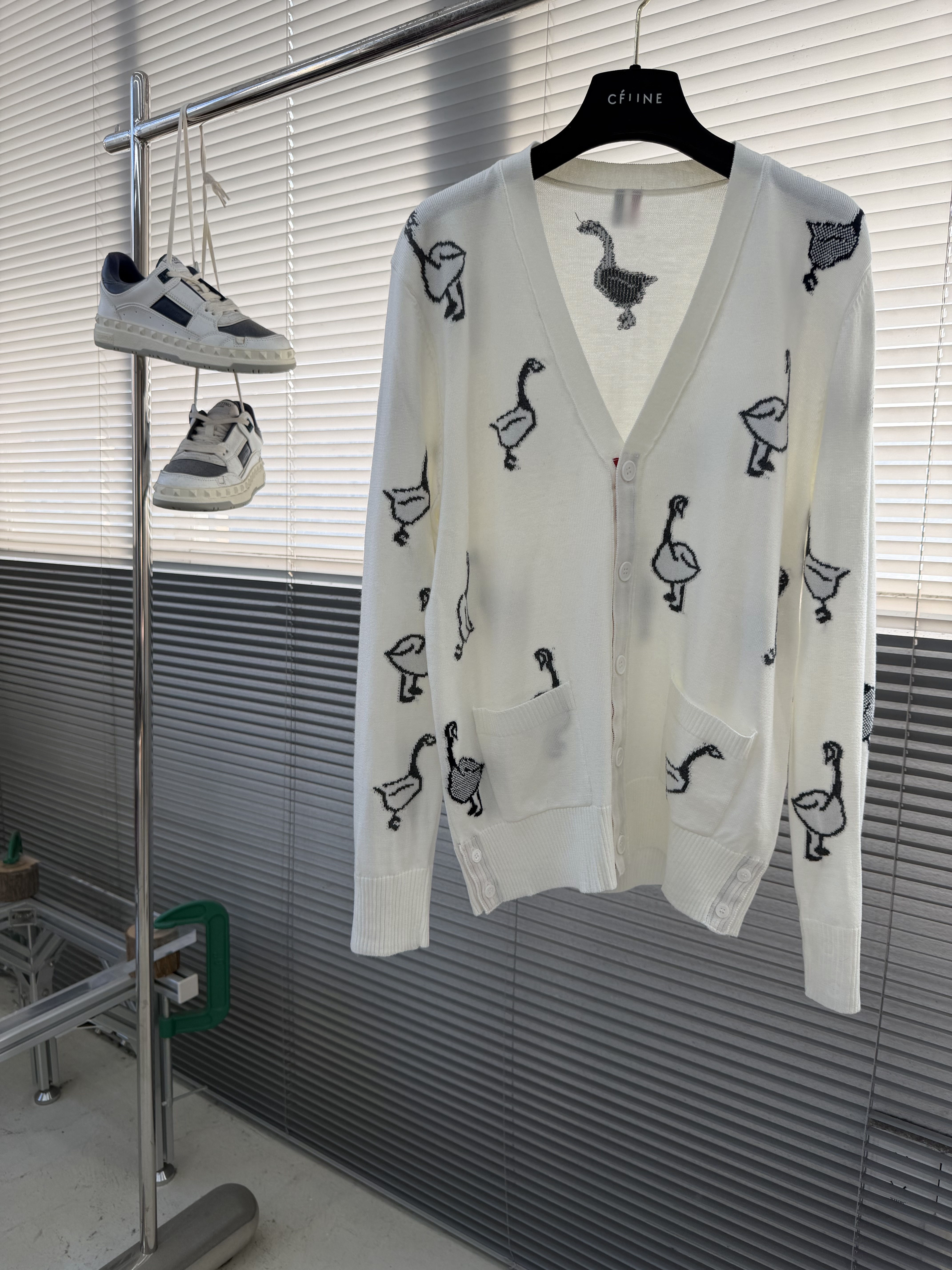 톰브라운 Thom Browne 가디건