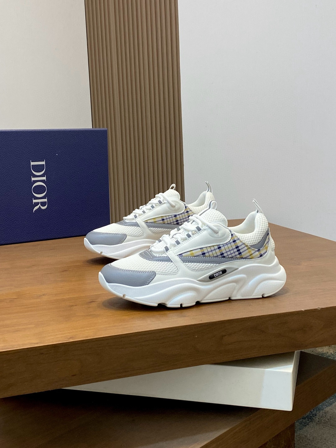 디올 Dior B22 스니커즈