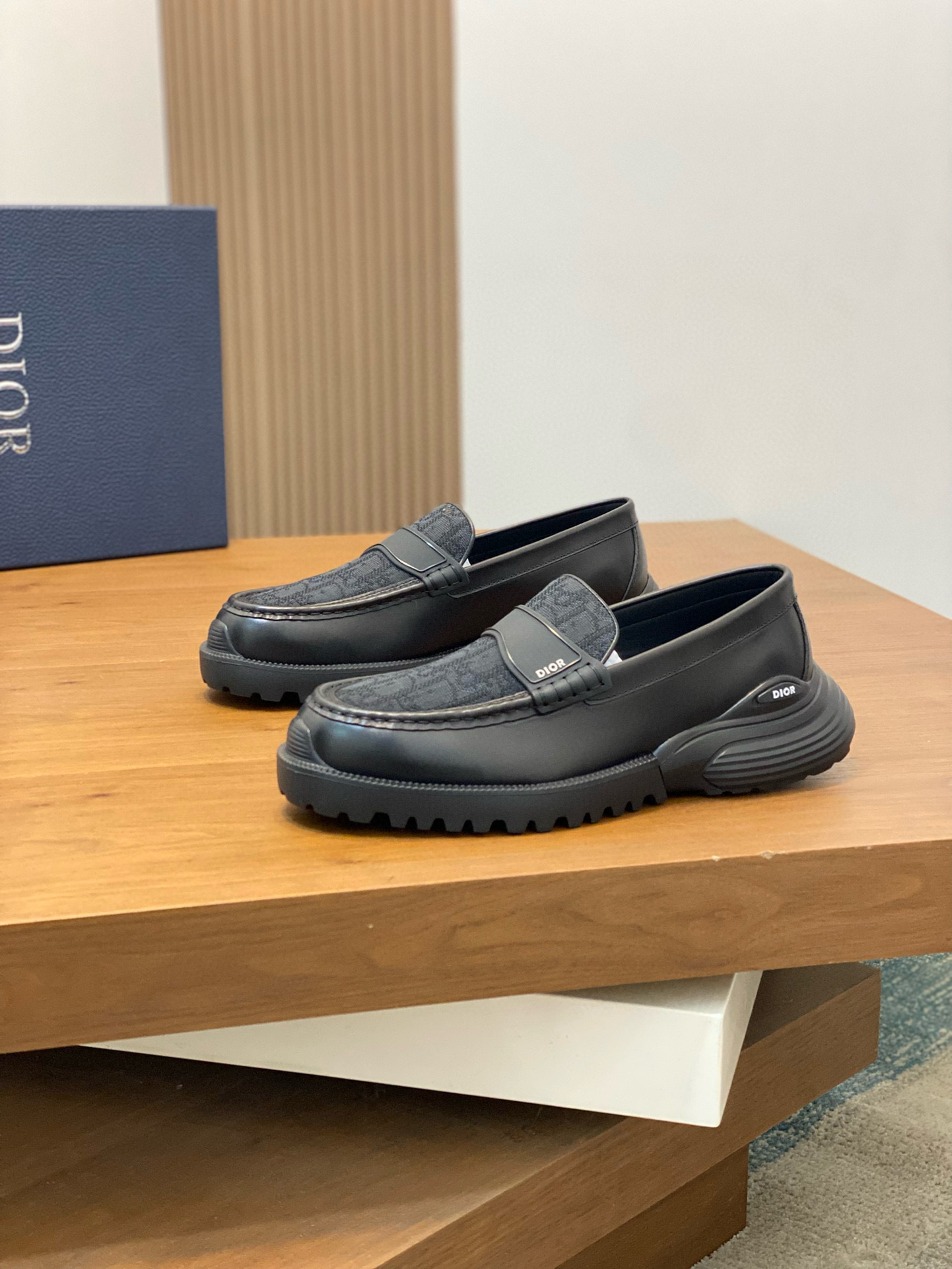 디올 Dior 스니커즈