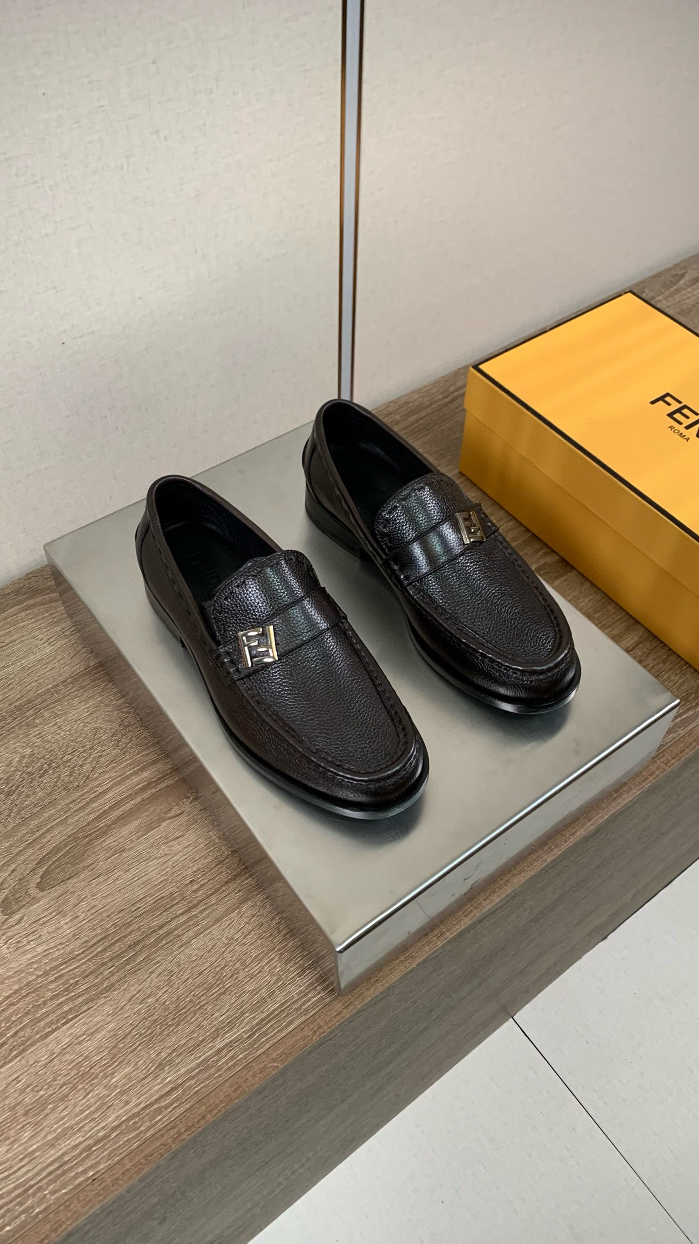 펜디 Fendi  로퍼 슈즈