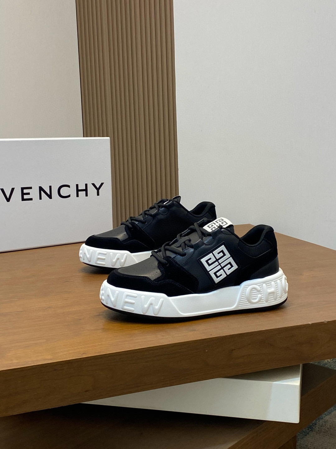 지방시 Givenchy 스니커즈